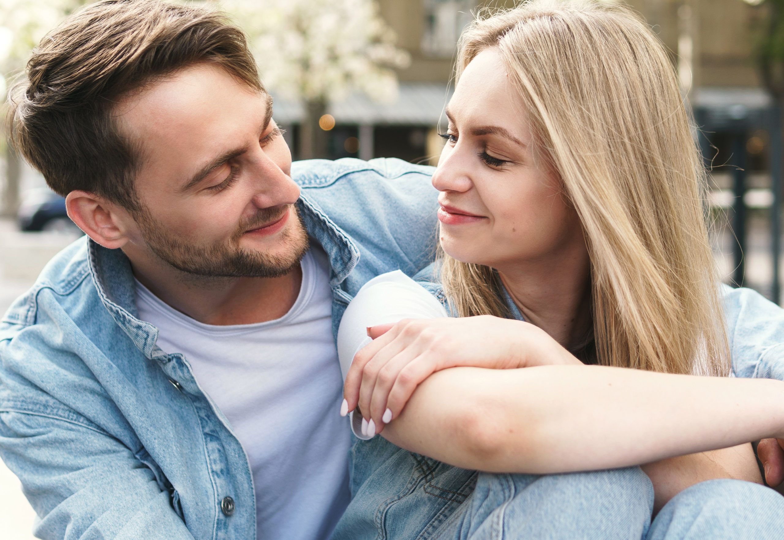Expression Coaching Methods Encouraging Relaxed and Approachable Visual Storytelling